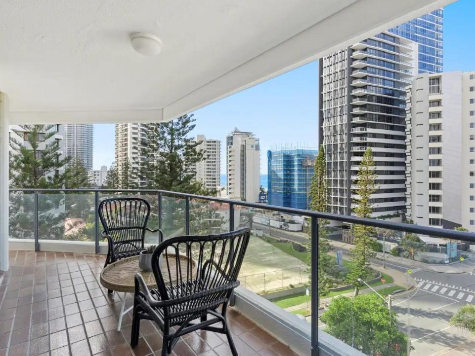 Baronnet Apartments Gold Coast Exterior photo