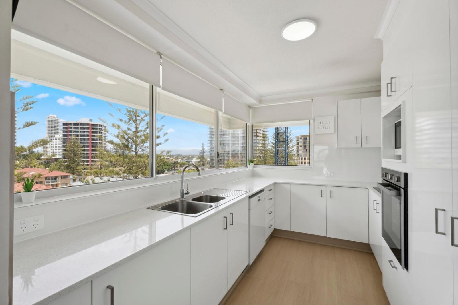 Baronnet Apartments Gold Coast Exterior photo