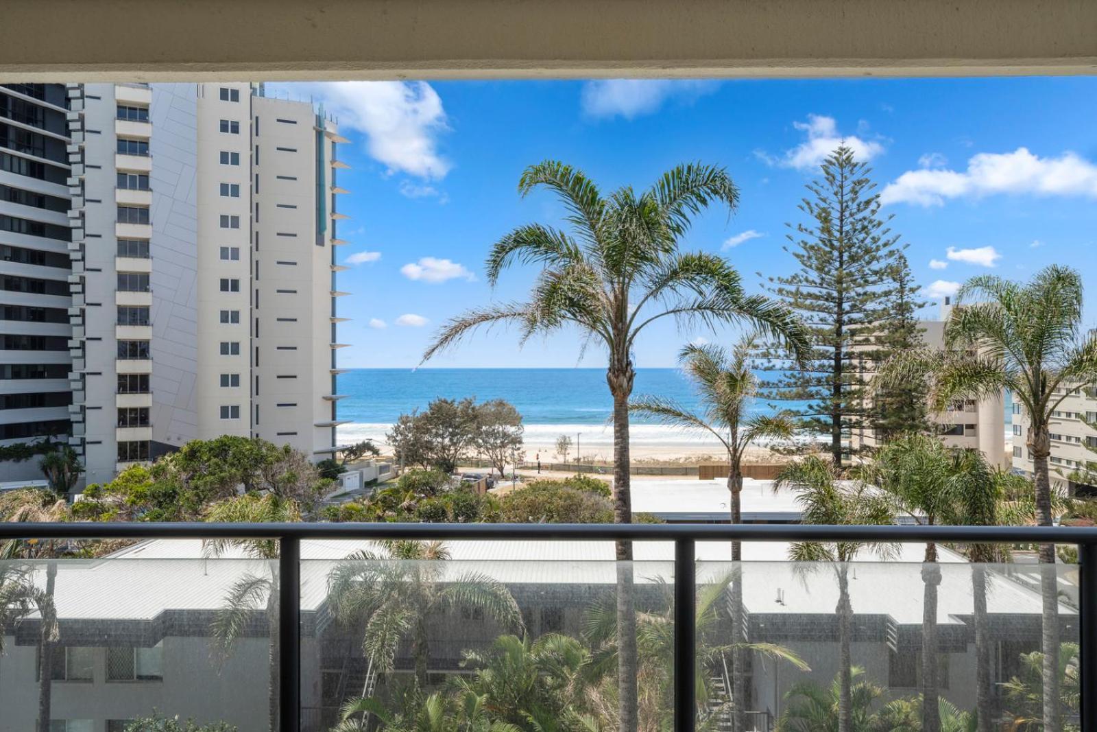 Baronnet Apartments Gold Coast Exterior photo