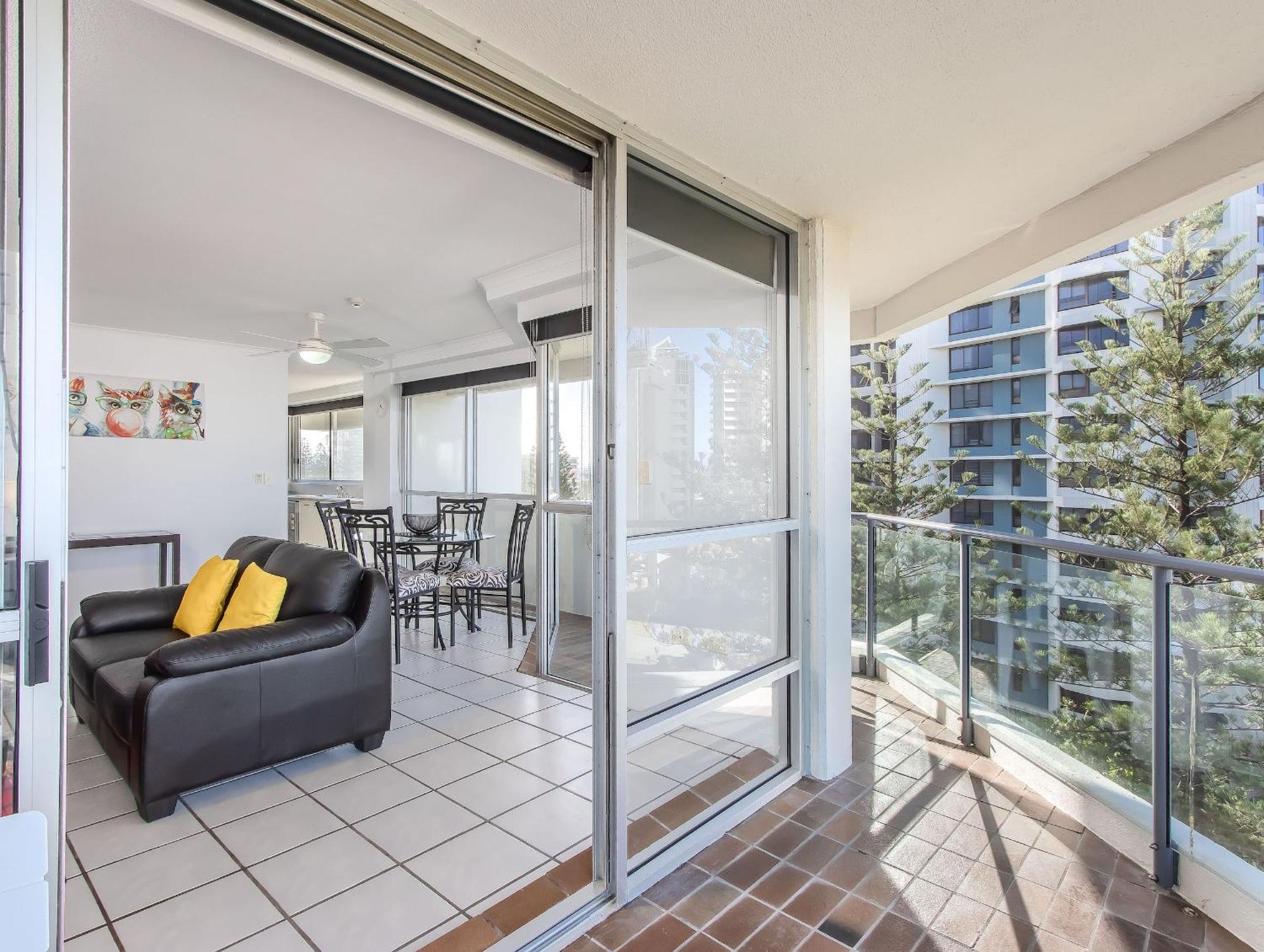 Baronnet Apartments Gold Coast Exterior photo