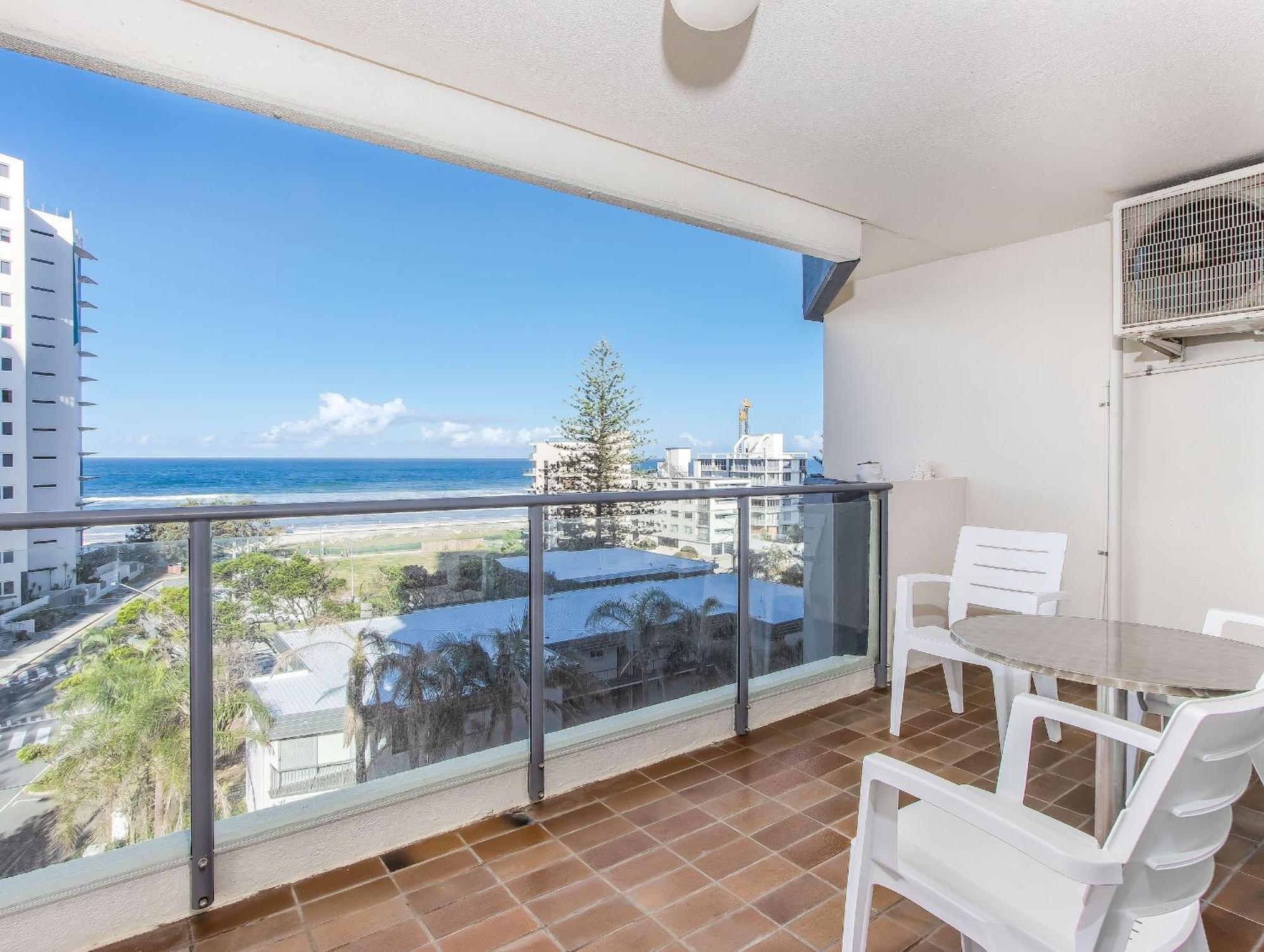 Baronnet Apartments Gold Coast Exterior photo