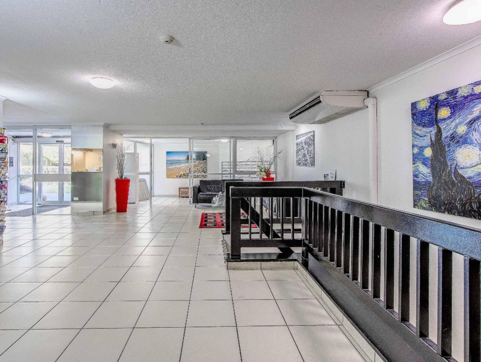 Baronnet Apartments Gold Coast Exterior photo